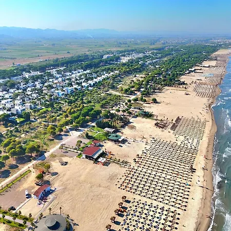 Peaceful Beachside In Secure Apartament